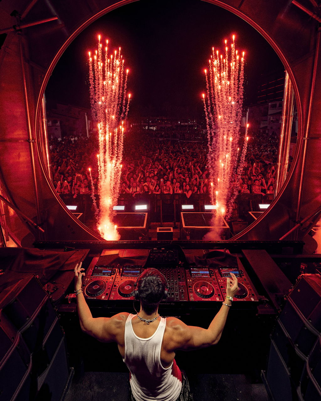 JOHN SUMMIT REVEALS SPECIAL GUESTS FOR USHUAÏA IBIZA TAKEOVER