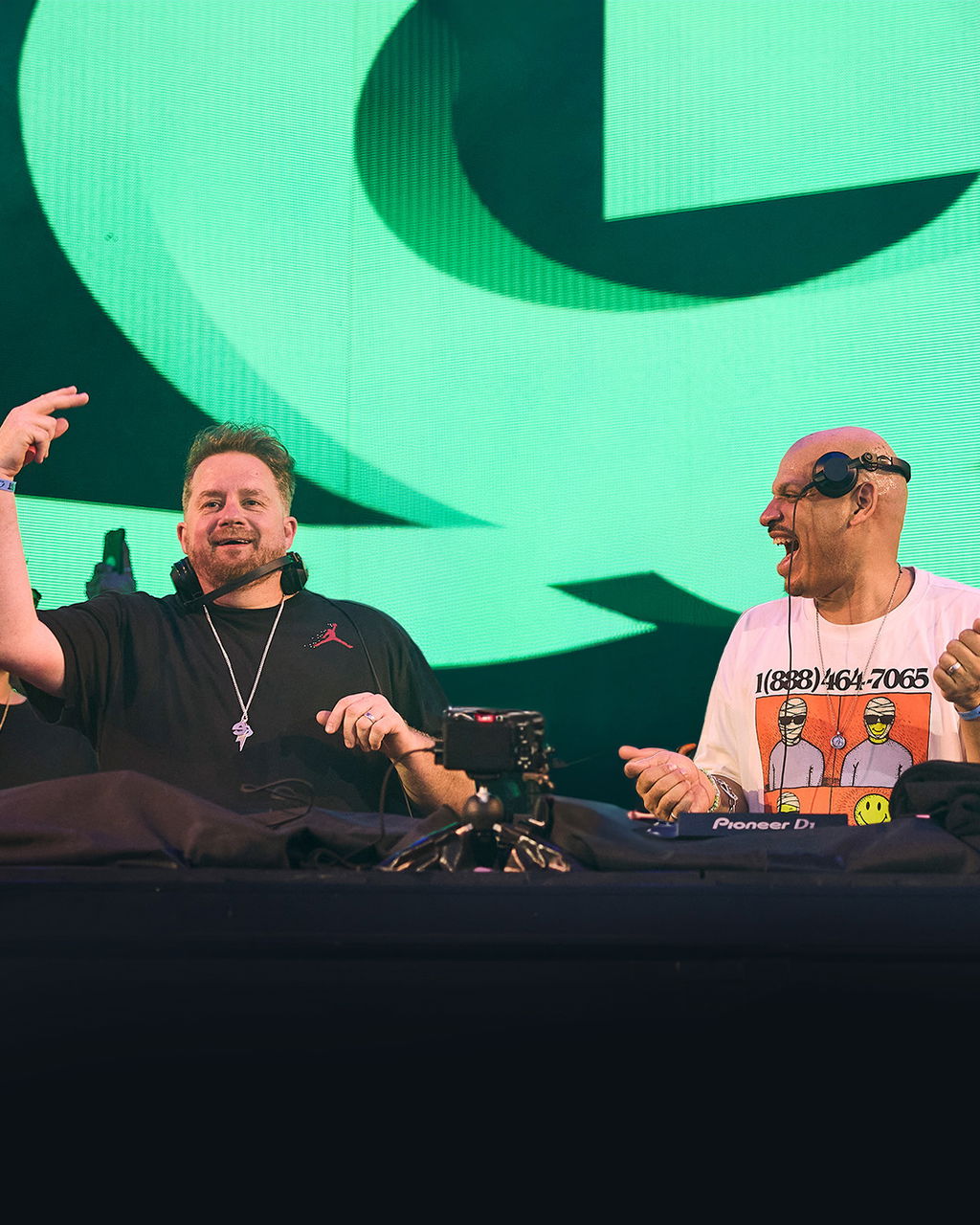 Watch Dennis Ferrer B2B Eats Everything